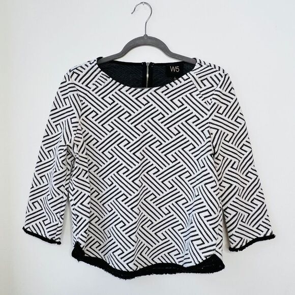 W5 Top Abstract Stripes White Black Small - Picture 7 of 10